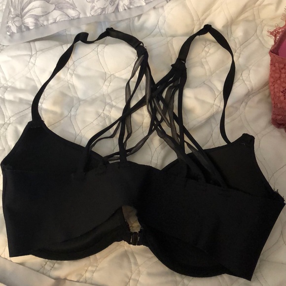 Black racerback front clip bra - Picture 3 of 4